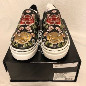 ❌SOLD❌Alice & Olivia Floral Sasha Sneaker